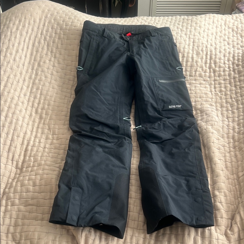 686 GORE-TEX Black Snow Pants